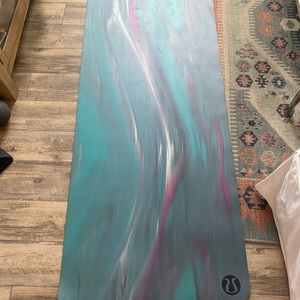Lululemon yoga mat